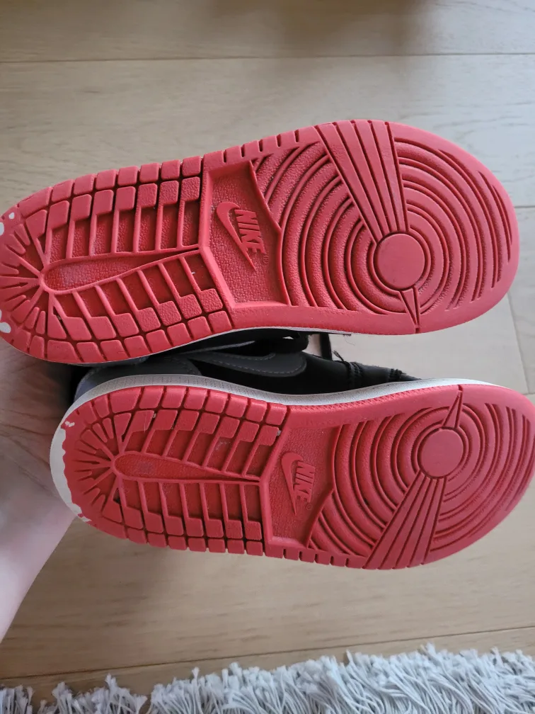 Air Jordan youth 1 Shoes - Black/Grey image indicator(7)