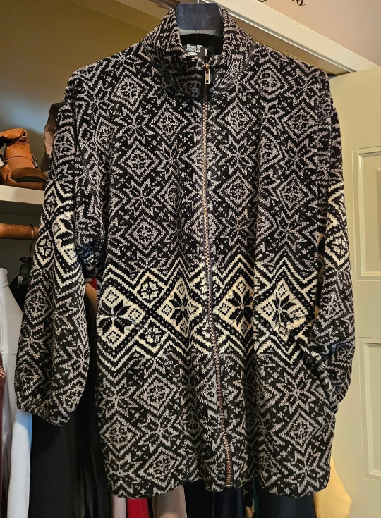 Women's Black and White Fleece Jacket - photo 5