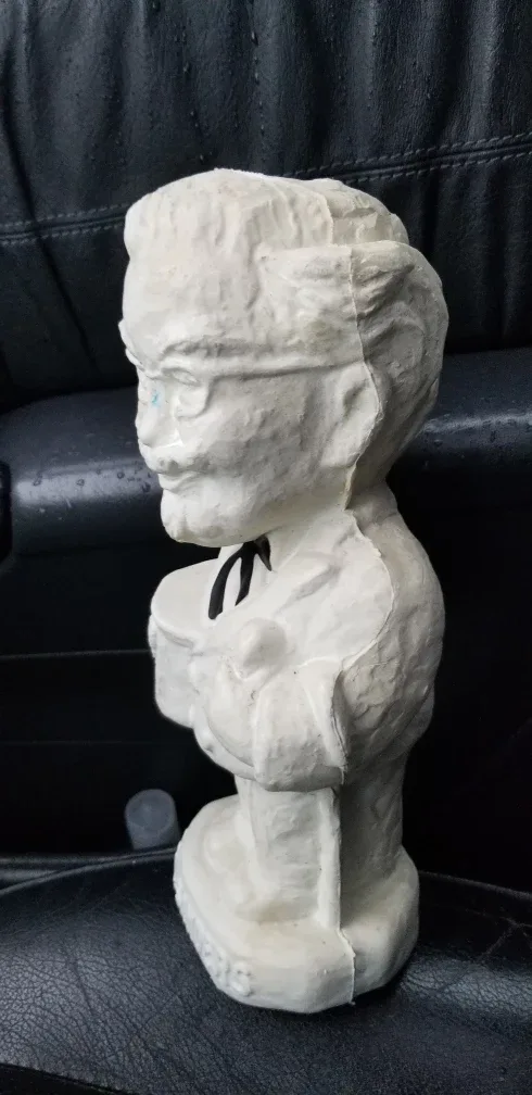 col. Sanders coin bank  . KFC image indicator(3)