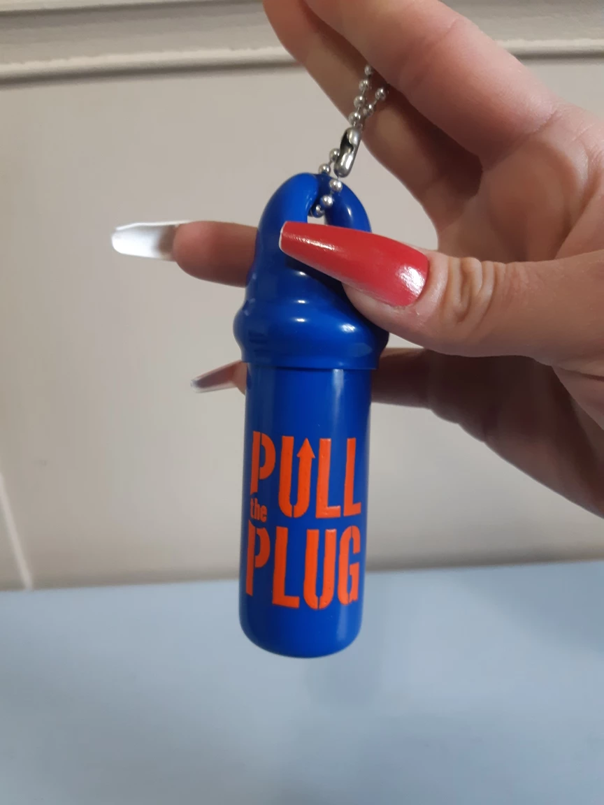 "pull the plug" Cylinder coin holder Keychain