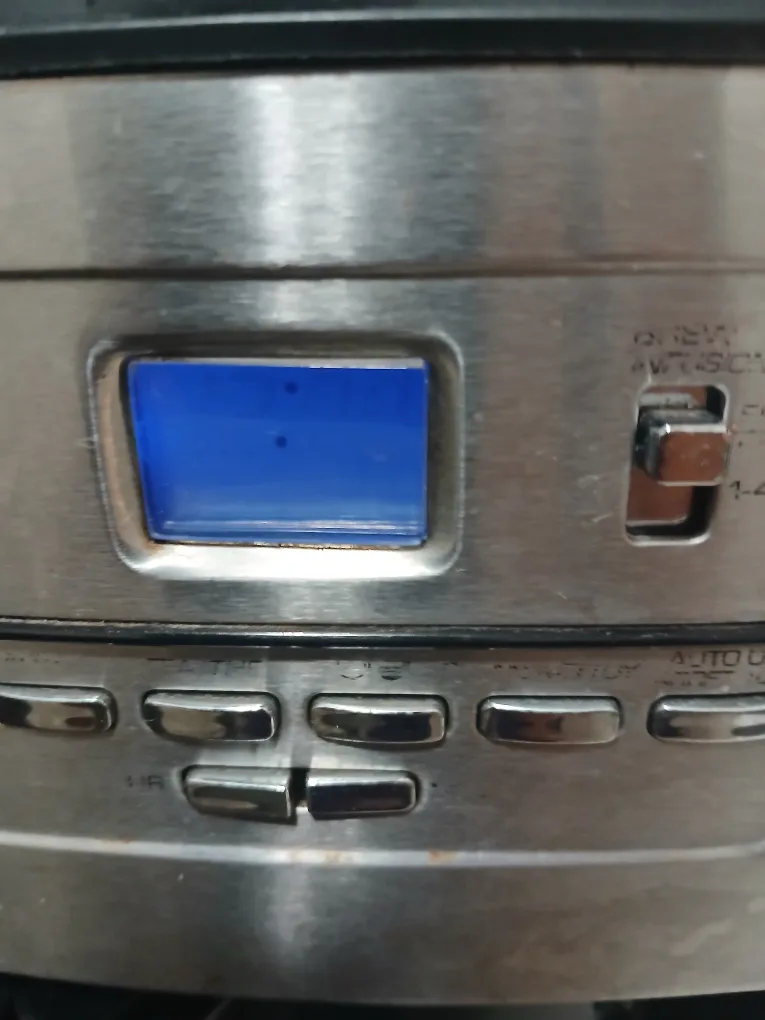 Black & Decker 12-Cup Programmable Coffee Maker image indicator(5)