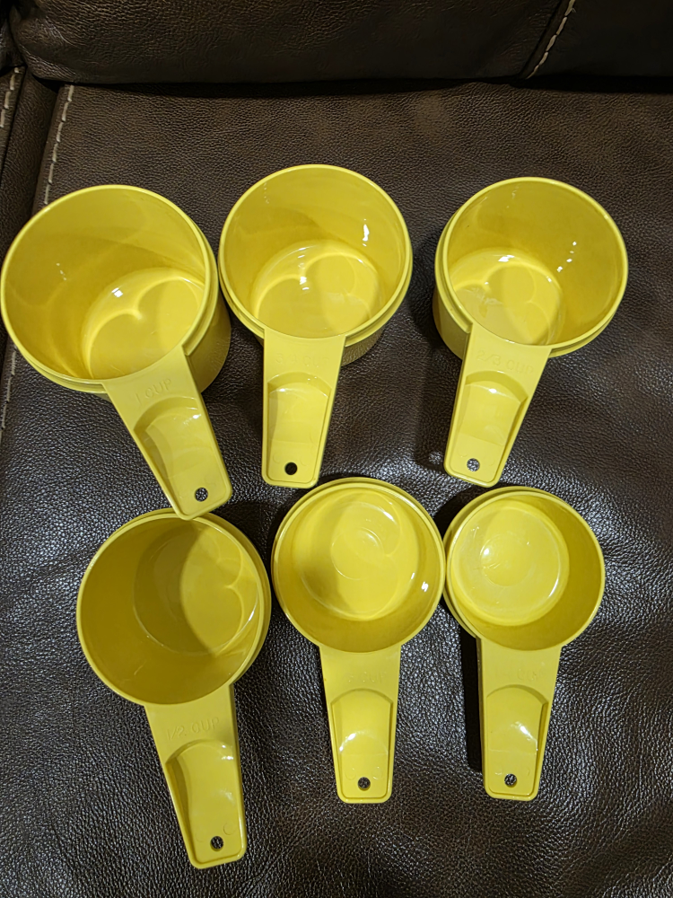 💚Tupperware Yellow Measuring Cups - photo 2