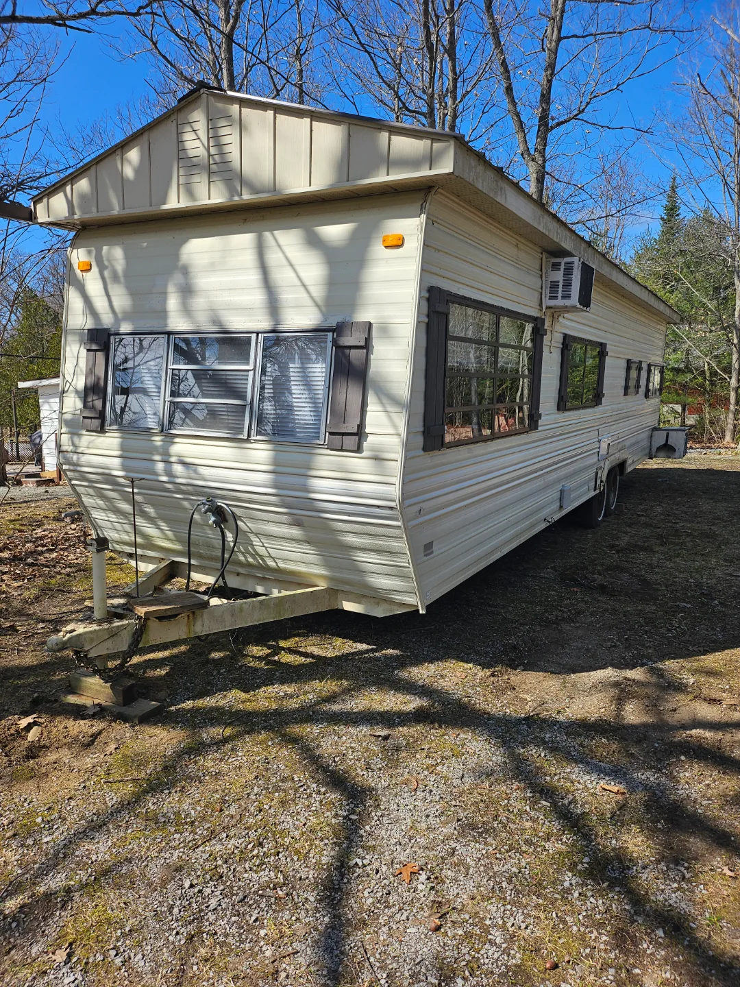 30 ft trailer with roof good condition no rot perfect image indicator(10)