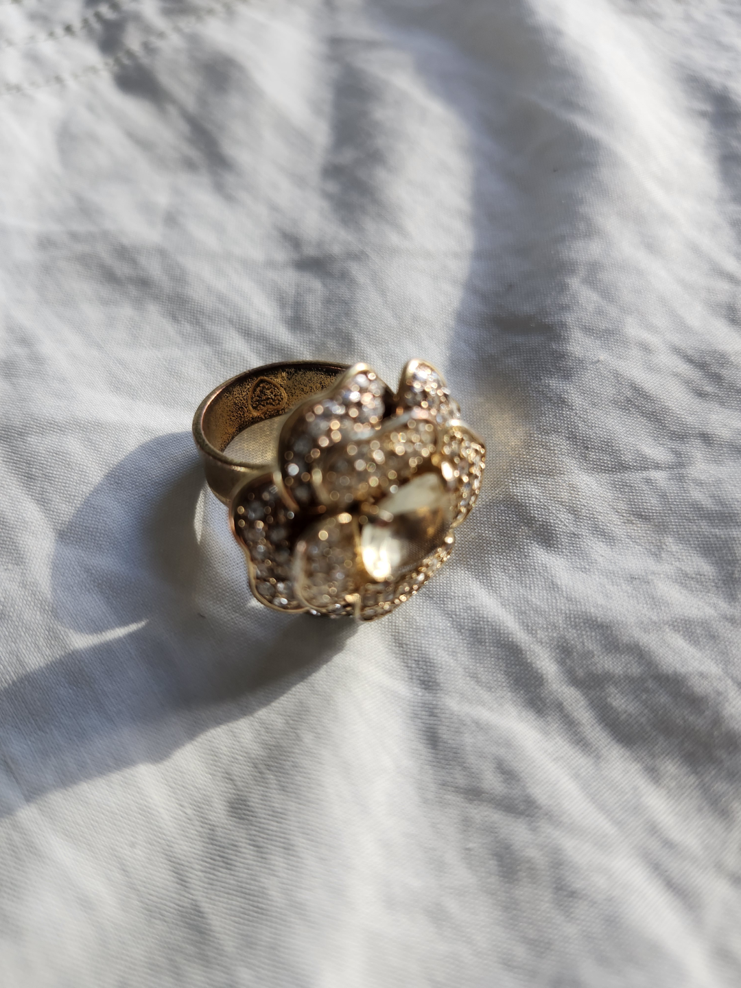 Gold Tone Flower Ring with Clear Crystals 🥕 - photo 2