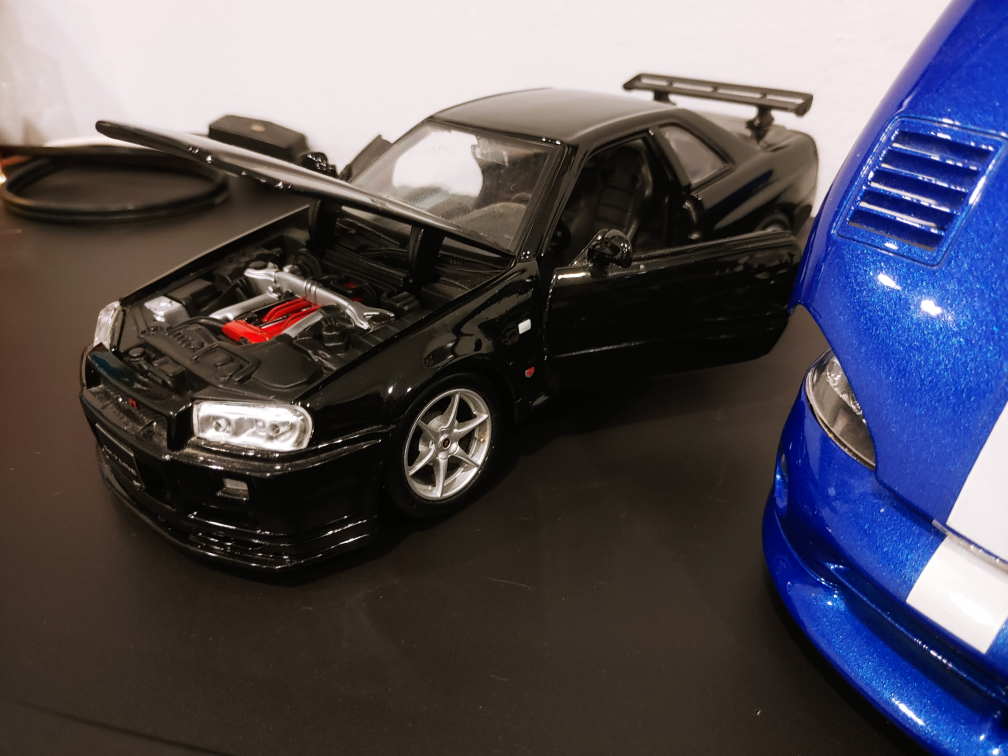 Die-Cast Model Cars - Dodge Viper & Nissan Skyline R34 - photo 4