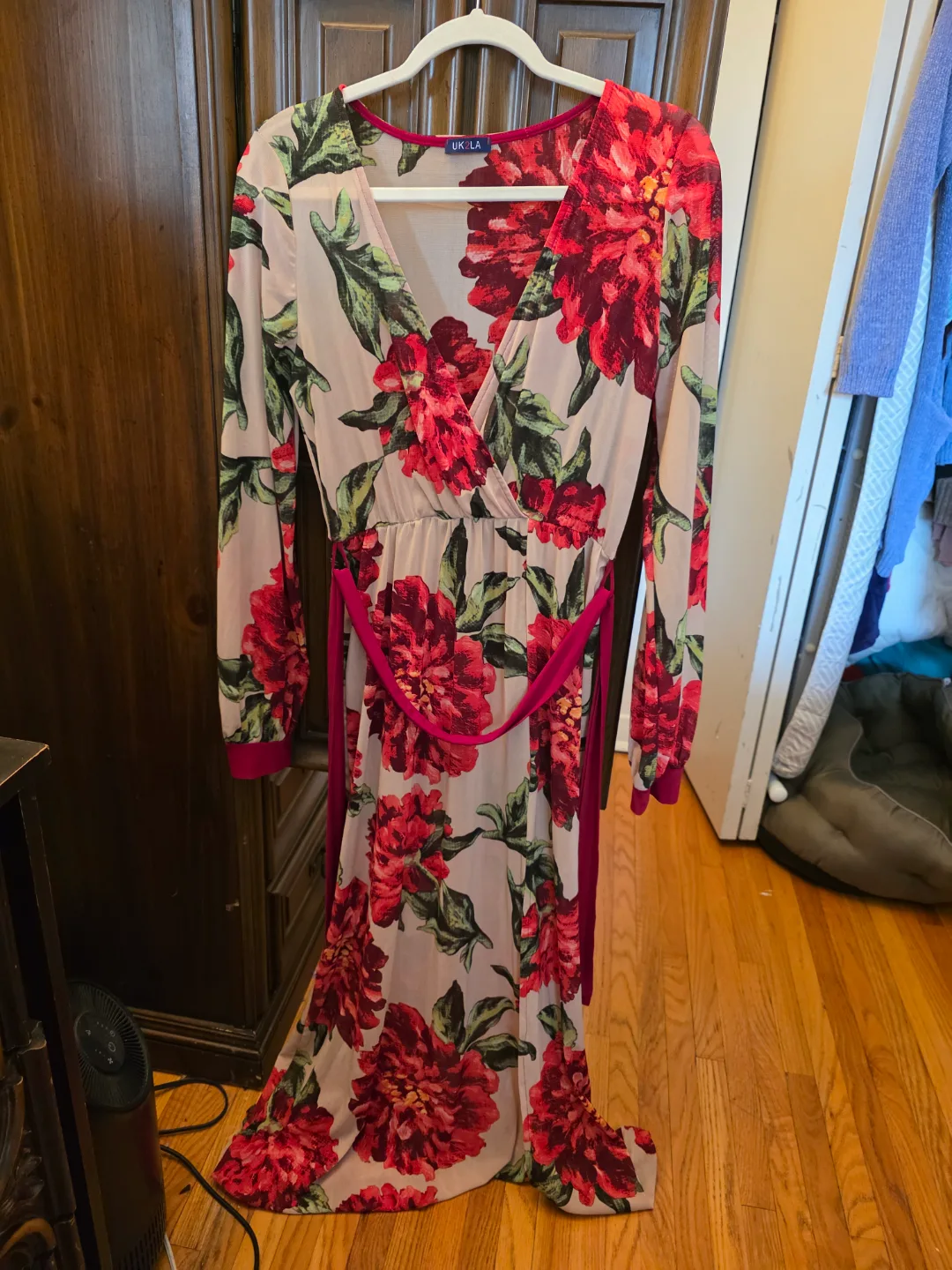 💚Floral Maxi Dress with Long Sleeves thumbnail