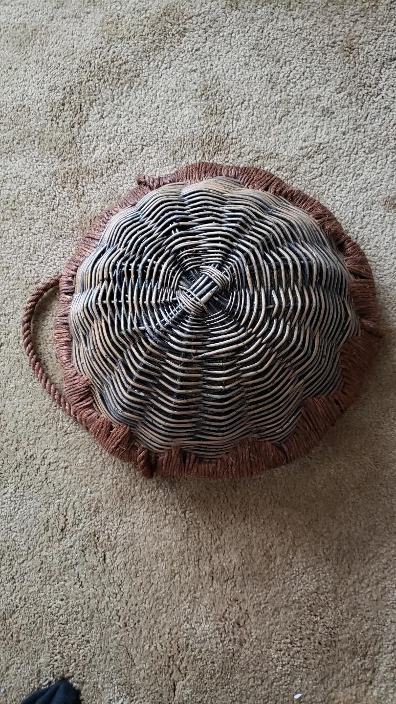 Large Wicker Hanging Basket with Rope Handles image indicator(2)