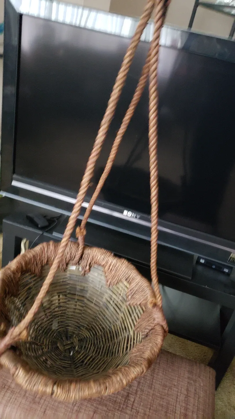 Large Wicker Hanging Basket with Rope Handles image indicator(4)