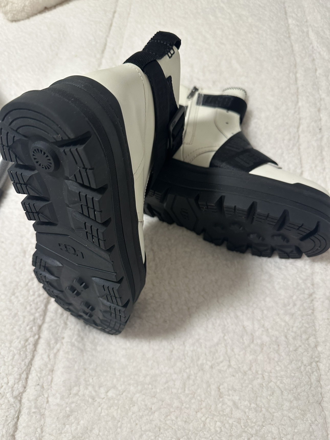 UGG Neutra Platform Boots - photo 3