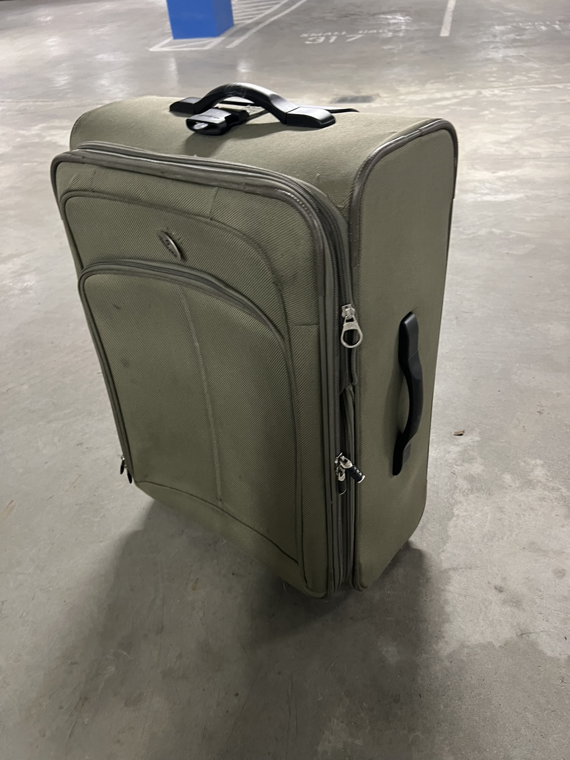 17" Samsonite Rolling Suitcase - Olive Green
