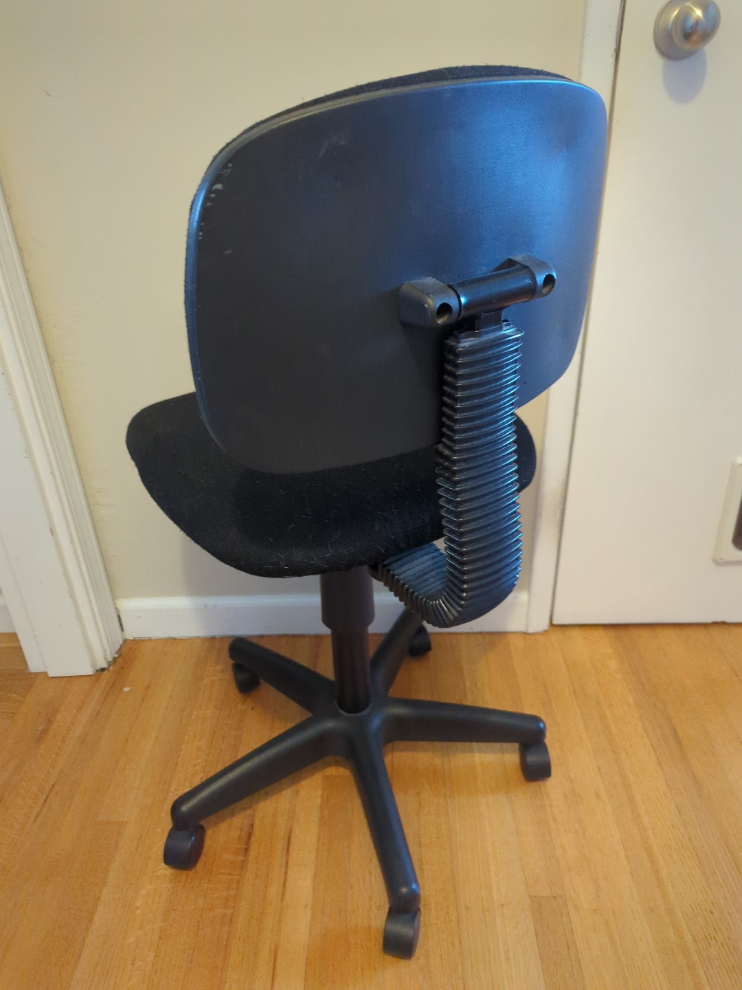 Black Office Chair with Wheels - photo 2