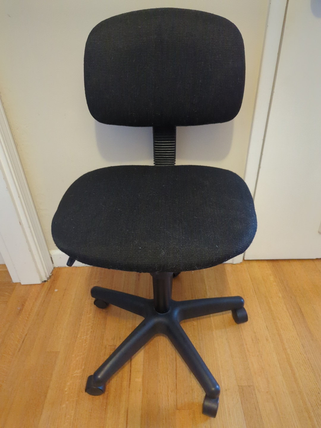Black Office Chair with Wheels - photo 3