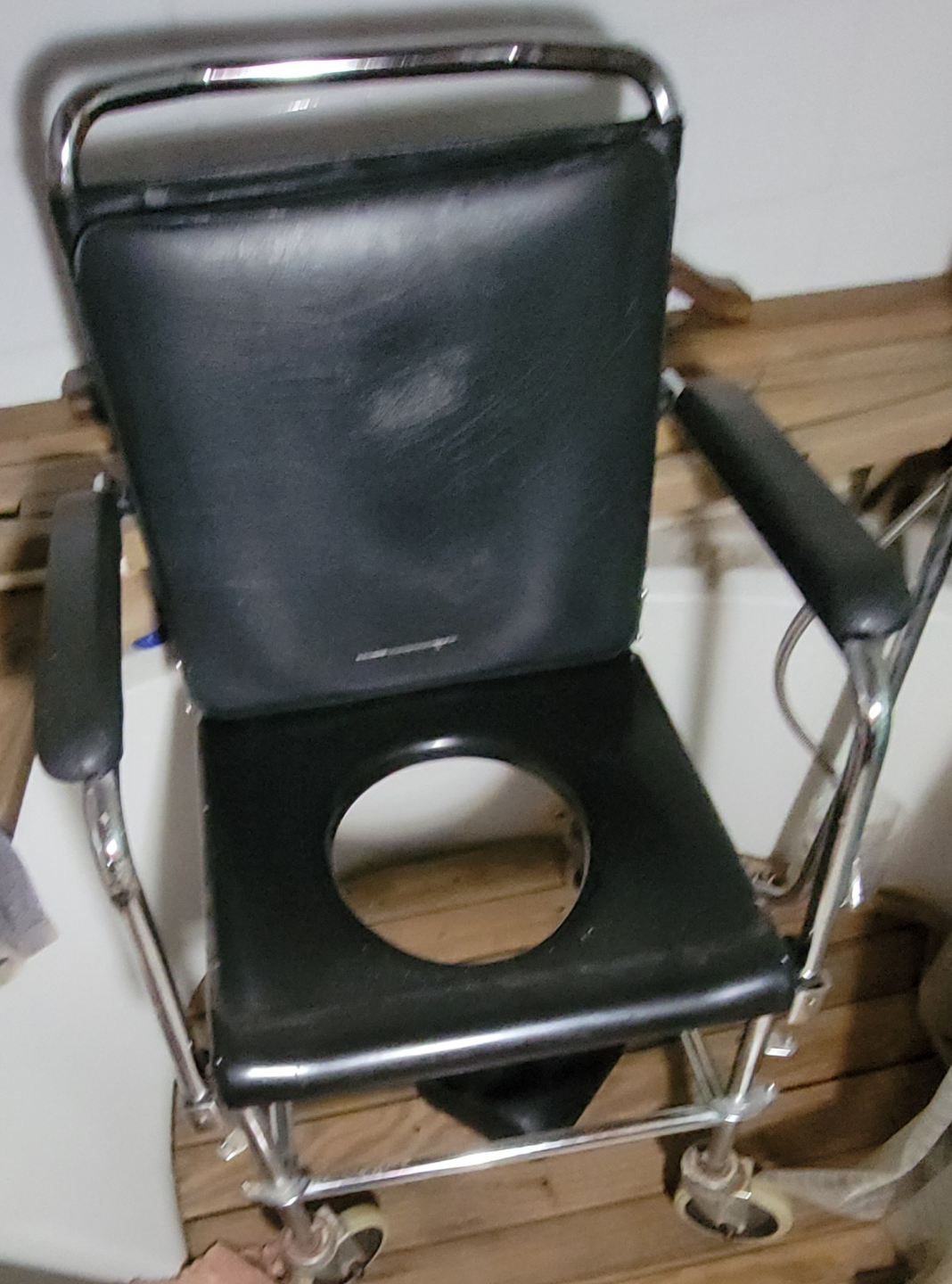 Commode Chair - photo 2