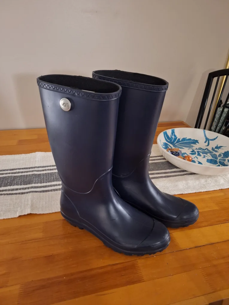 Ugg Women's Navy Blue Rain Boots - Size 10 thumbnail