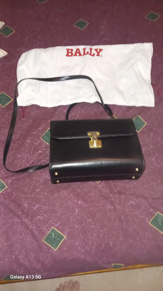 Vintage Bally Leather Handbag image indicator(2)