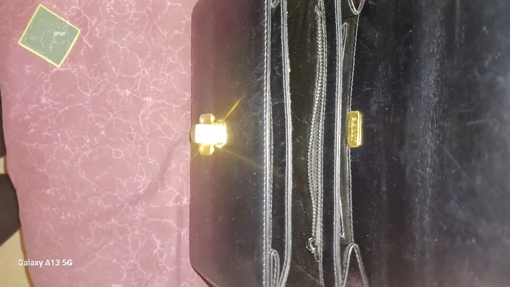 Vintage Bally Leather Handbag image indicator(3)