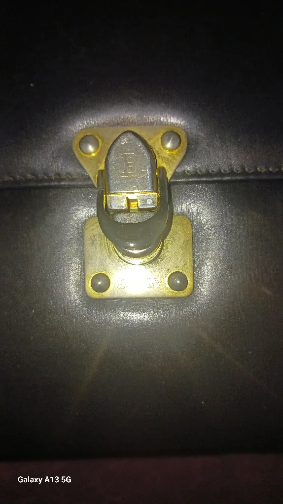 Vintage Bally Leather Handbag image indicator(4)