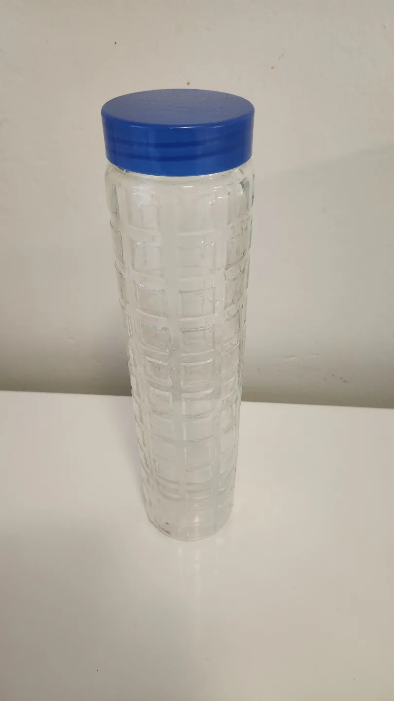 🥕Set of Three Vintage Glass Jars with Coloured Lids image indicator(3)