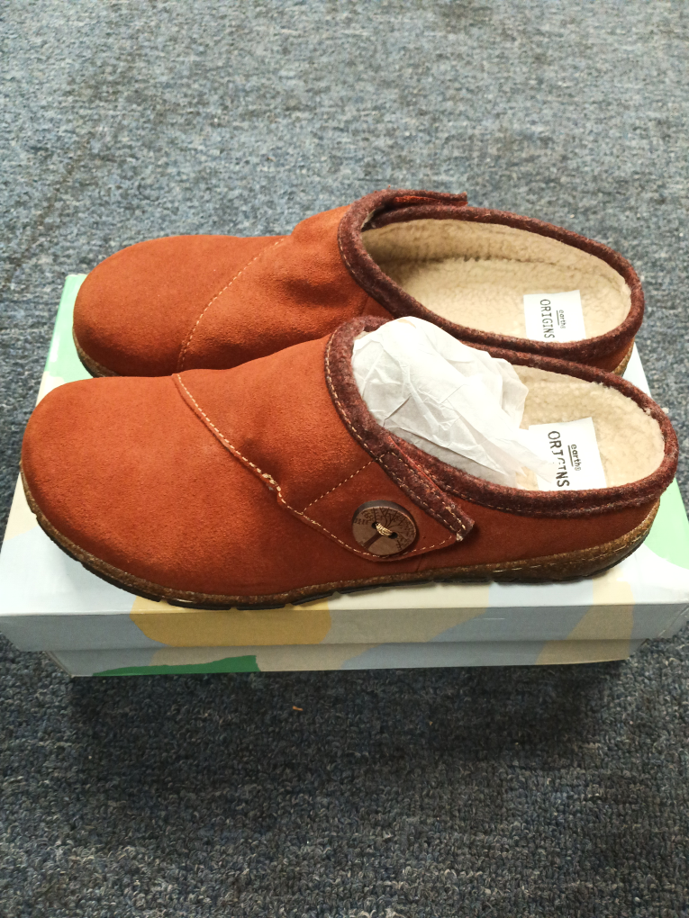 💚Earth Origins Ezra Suede Clogs - Size 9 - photo 2