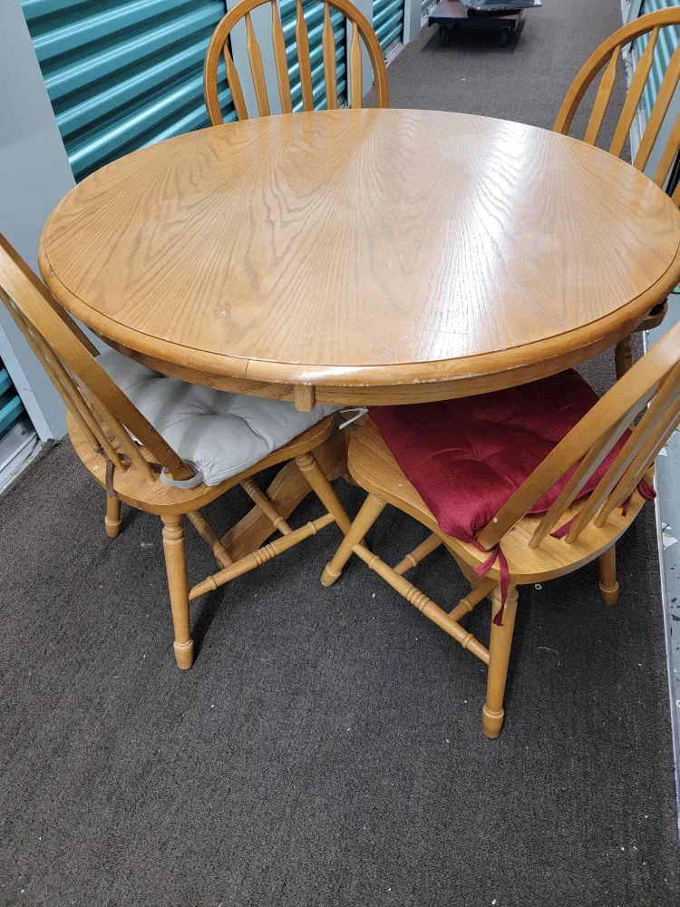 Round Oak Dining Table Set with Four Chairs image indicator(2)