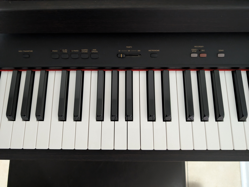 Yamaha Clavinova CLP-311 - photo 2