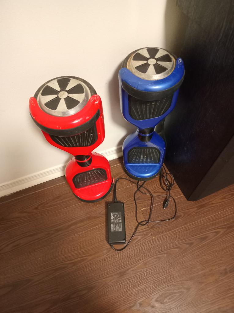 Pair of Hoverboards - Red and Blue - photo 3