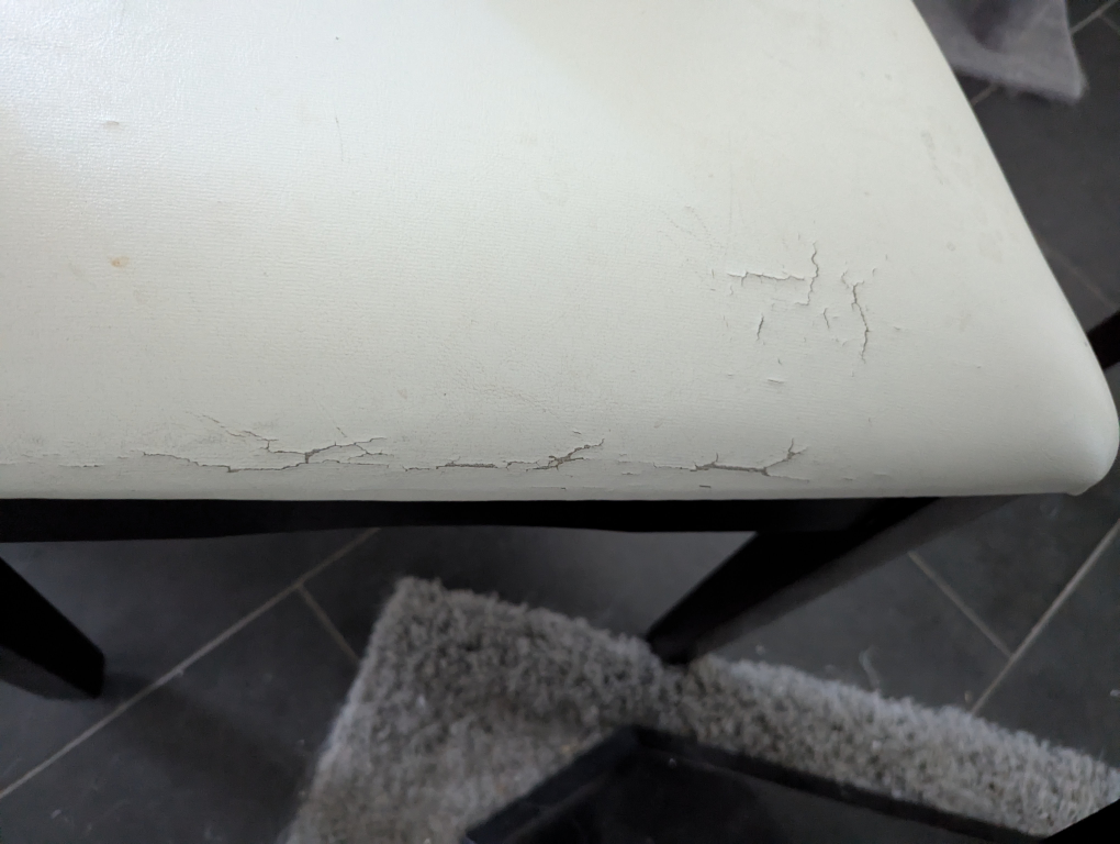 Glass-top dining table and four chairs - photo 2
