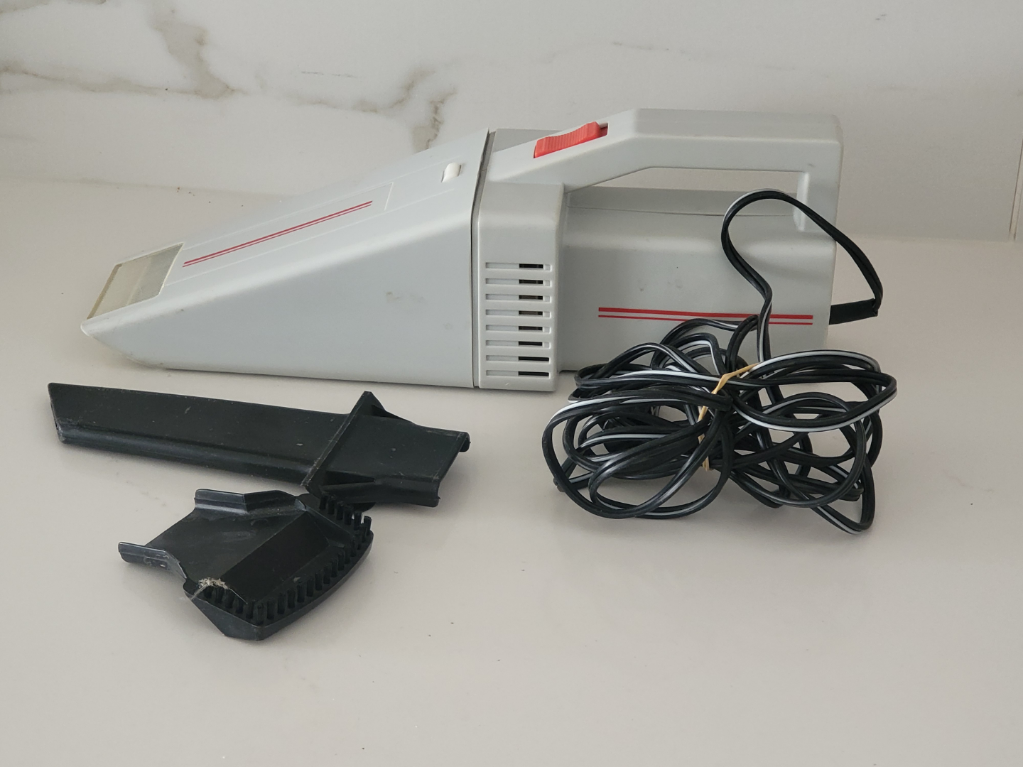 Vintage Auto Vacuum Cleaner with Built-in Light - photo 2