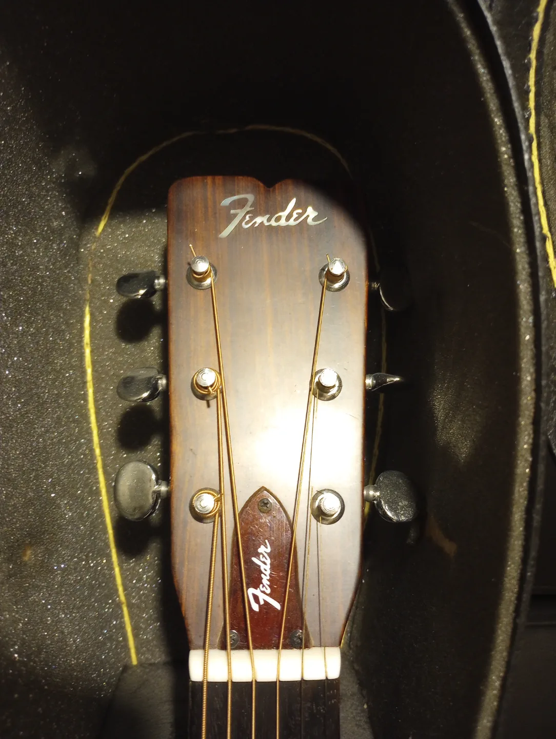 Vintage Fender Acoustic Guitar image indicator(3)