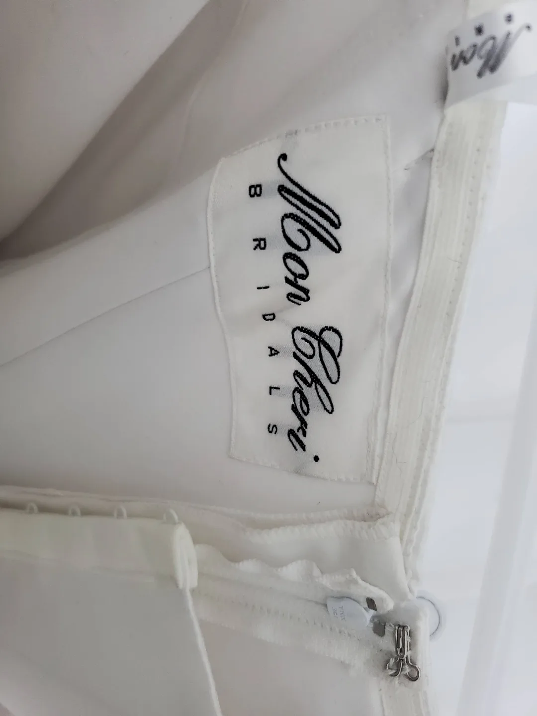 Mooncheri Bridal Gown - Size 8 image indicator(4)