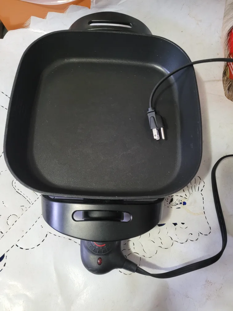 Electric Skillet with Glass Lid image indicator(3)