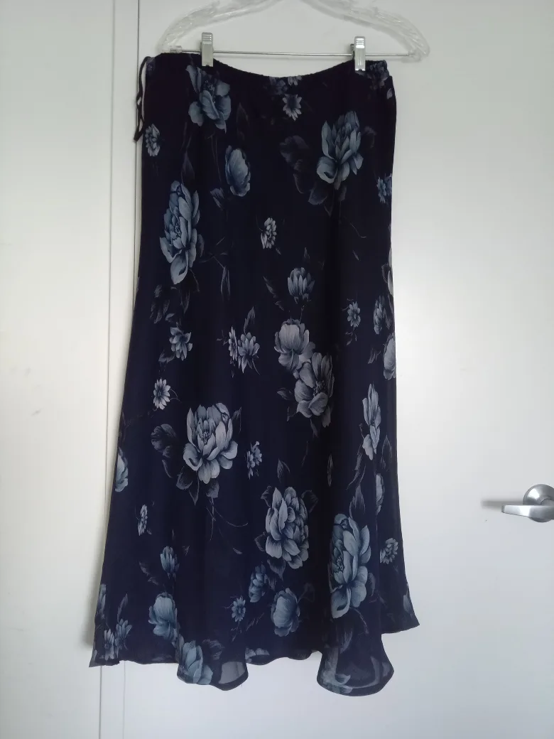 Floral long Skirt thumbnail