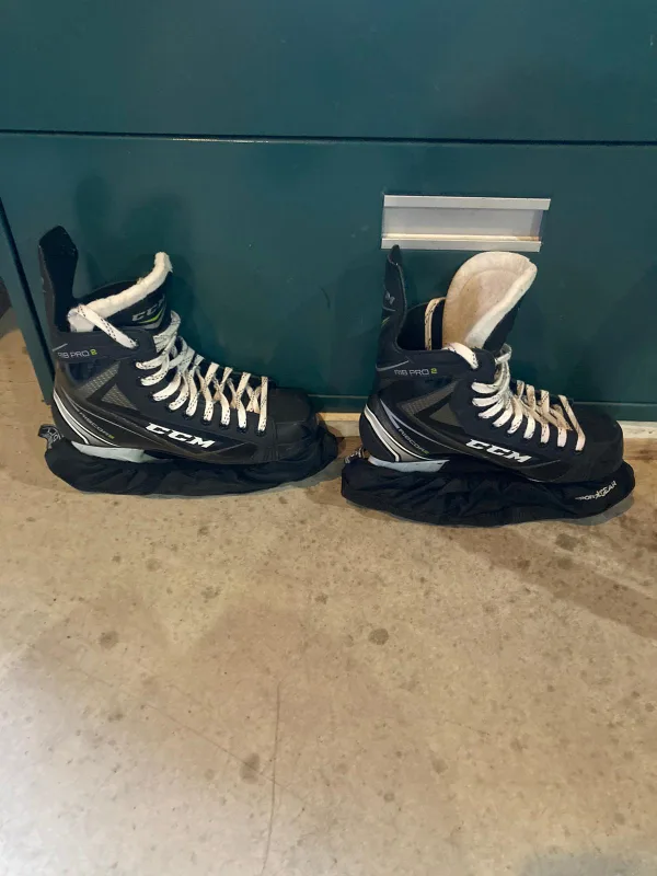 CCM Ribcor Pro 5 Ice Hockey Skates - Size 4D🥕 image indicator(2)