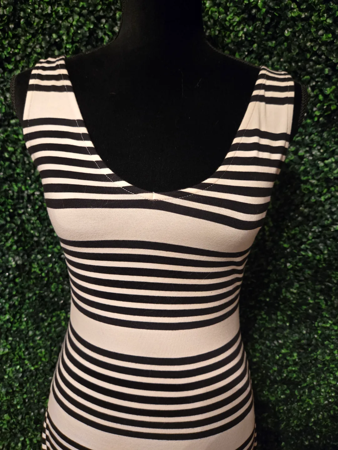 Striped Sleeveless Midi Dress image indicator(2)