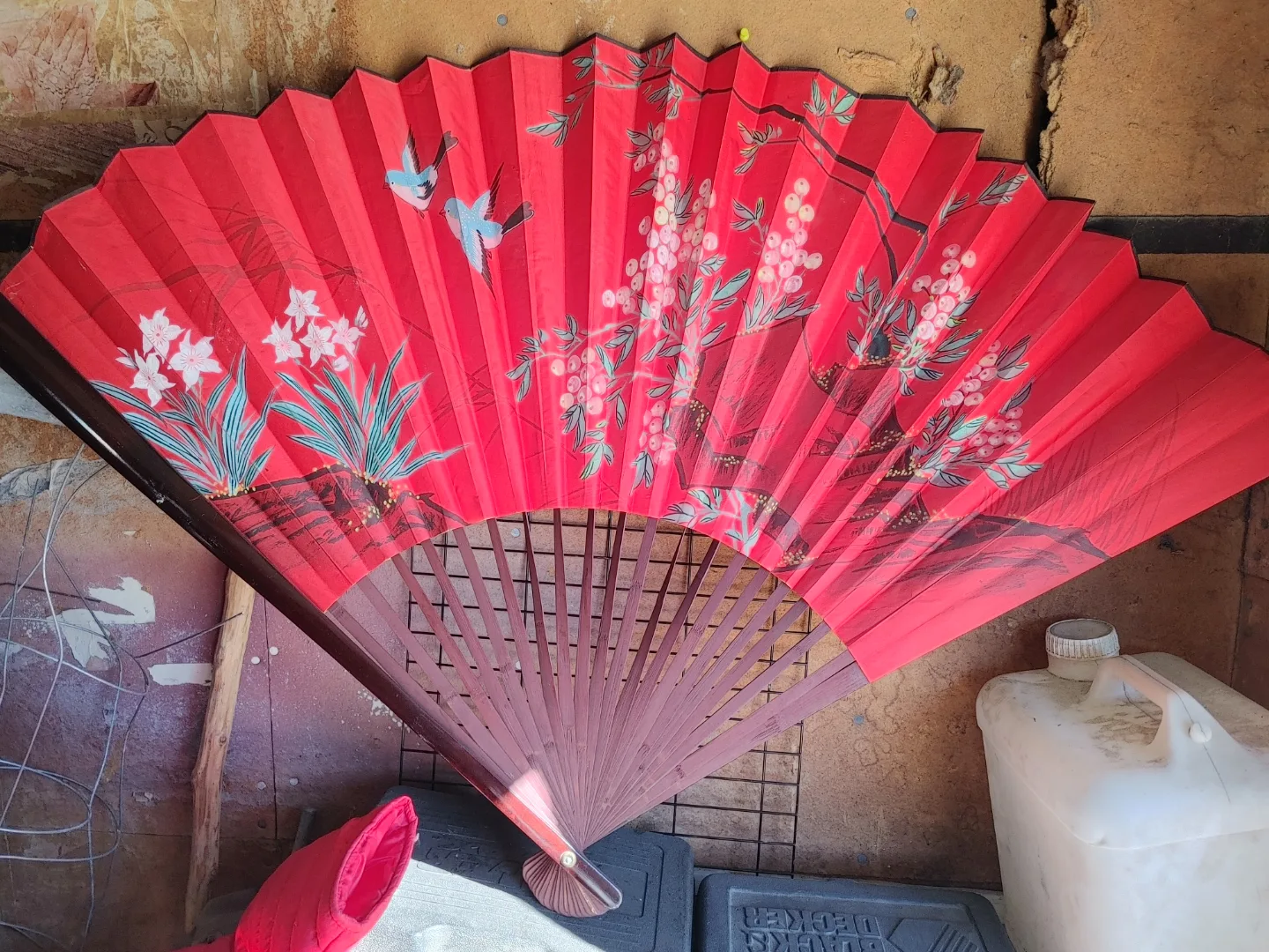 Large Decorative Red Oriental Fan thumbnail
