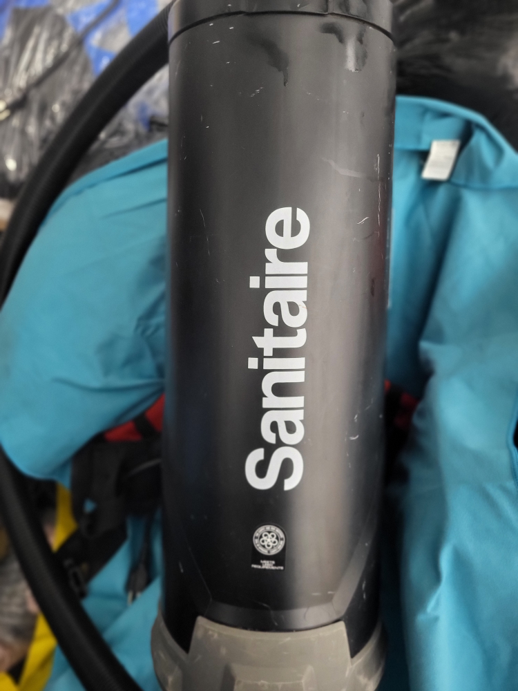 ❤️Sanitaire canister vacuum