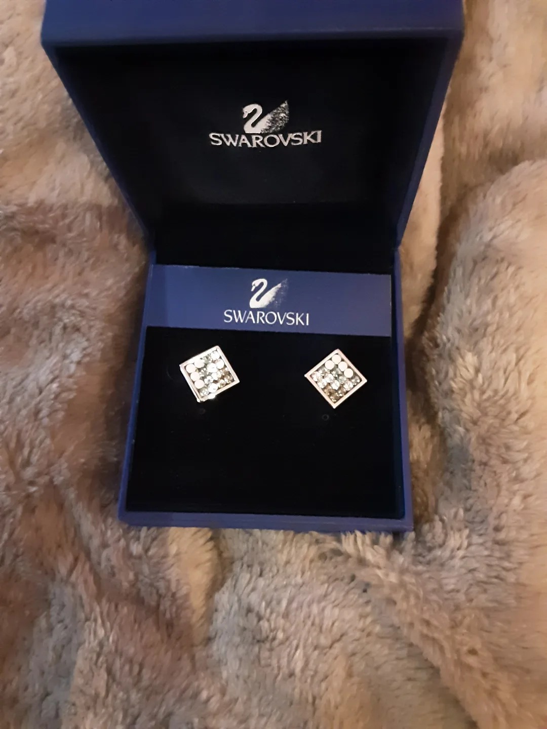 Swarovski Crystal Square Stud Earrings image indicator(2)