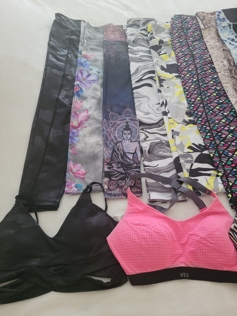 Yoga pants and bras bundle 17  pieces ALL for 45$ - photo 2