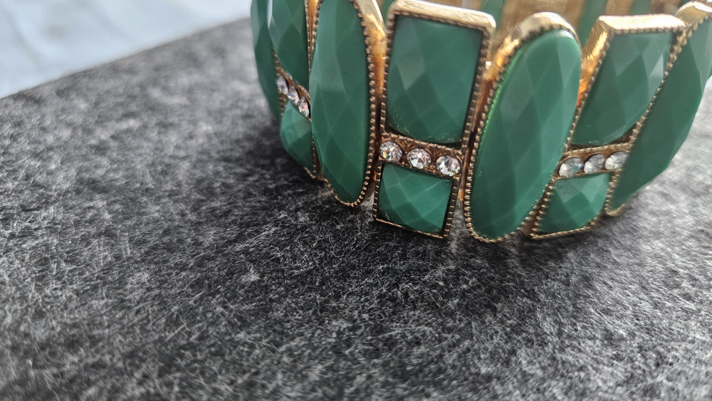 Stunning Green & Gold Stretch Bracelet - photo 2