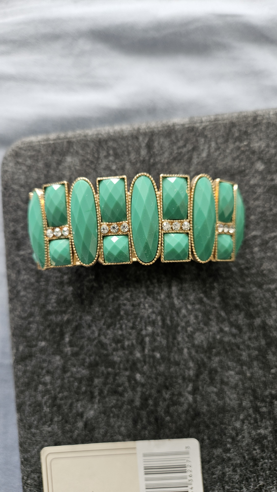 Stunning Green & Gold Stretch Bracelet - photo 5