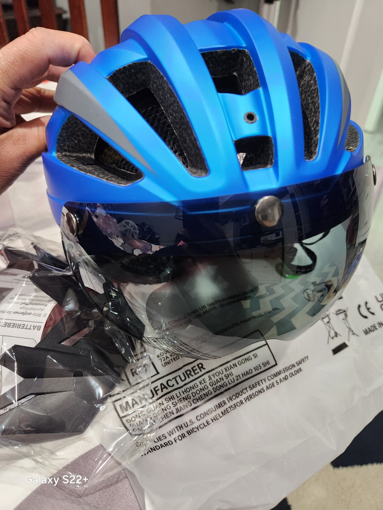 Adult Bike Helmet with Integrated Light & Visor -Size M - photo 4