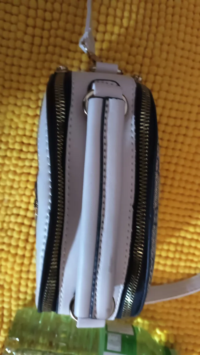 Adorable Beige Crossbody Bag image indicator(4)