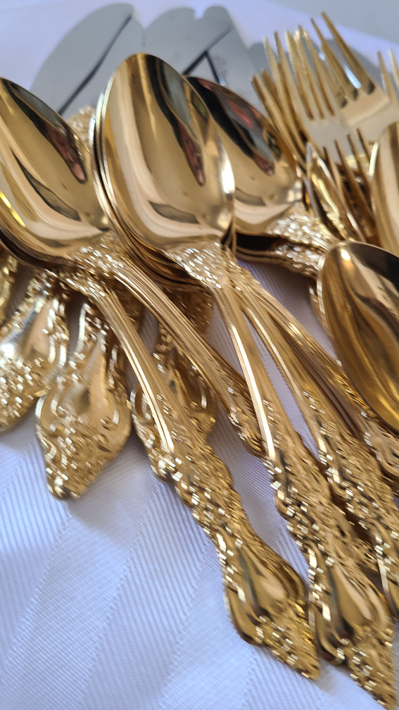 Rare Vintage Pinti 24K Gold Plated 80 Pcs Cutlery Set -New