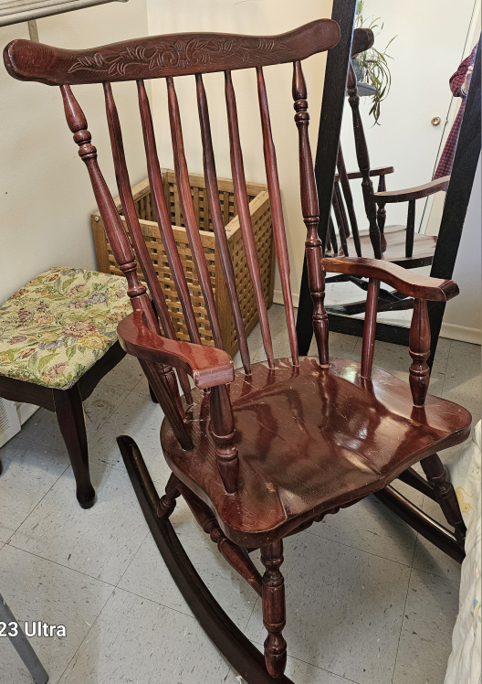 Vintage Wooden Rocking Chair - photo 2