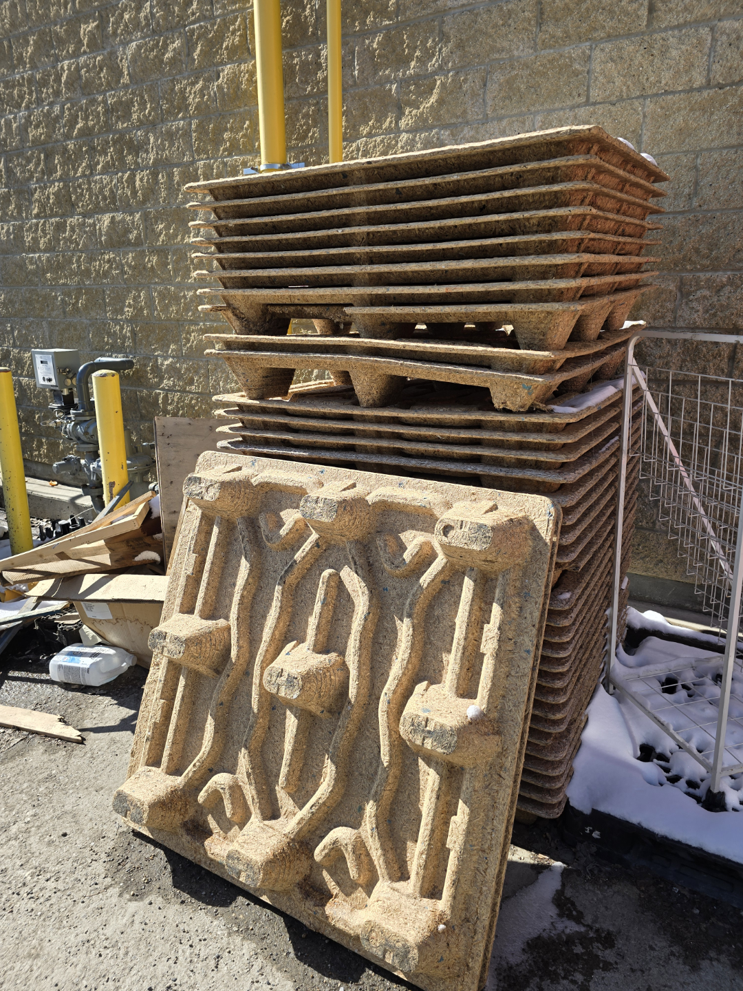 Plastic and compact Wooden Pallets - photo 4