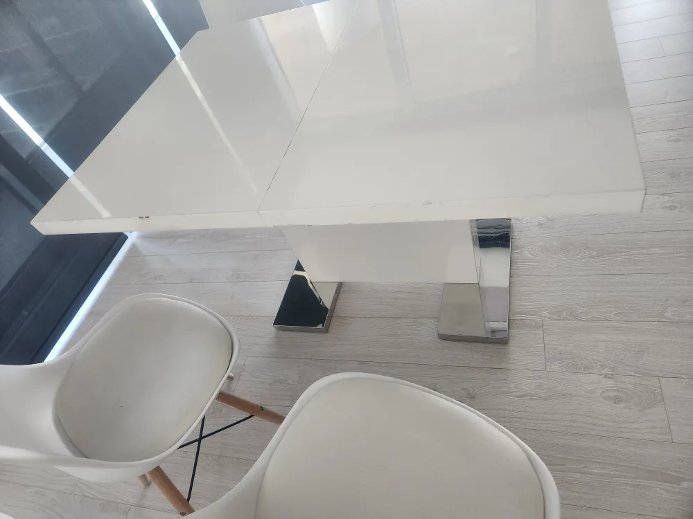 White Extendable Table (no chairs) image indicator(3)
