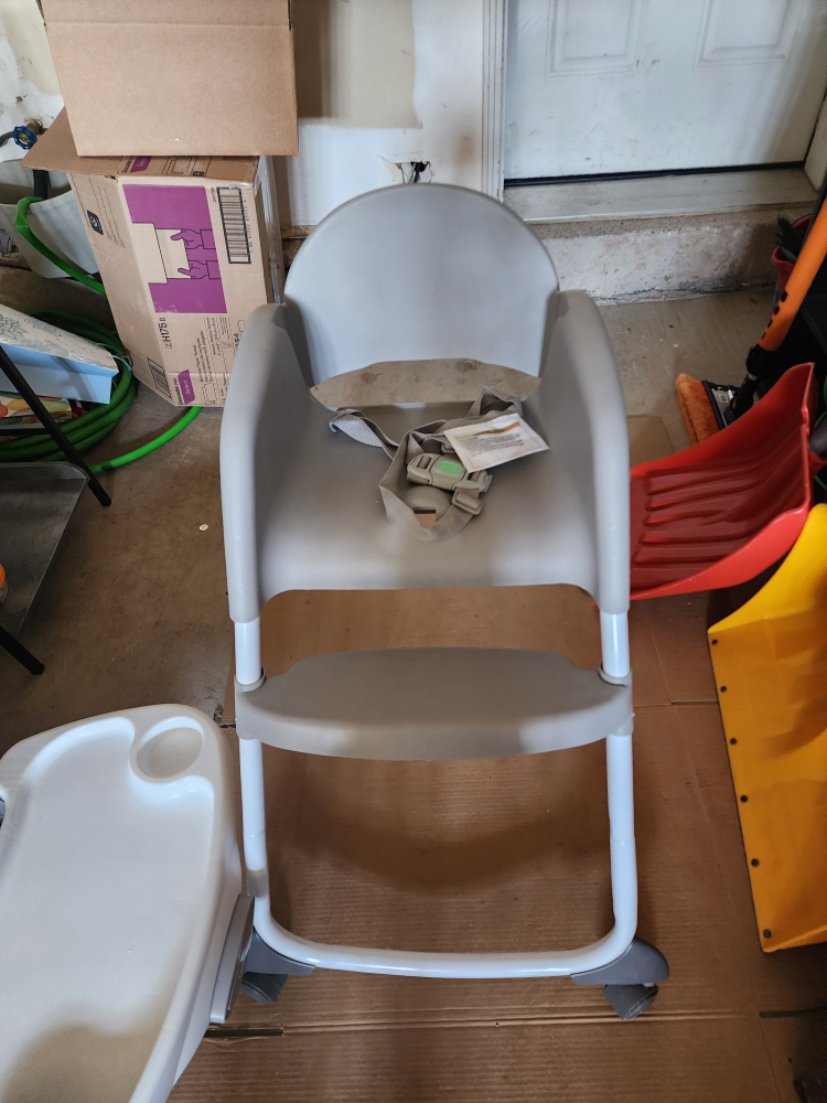 Moving Sale - Ingenuity Trio 3-in-1 Highchair - photo 3