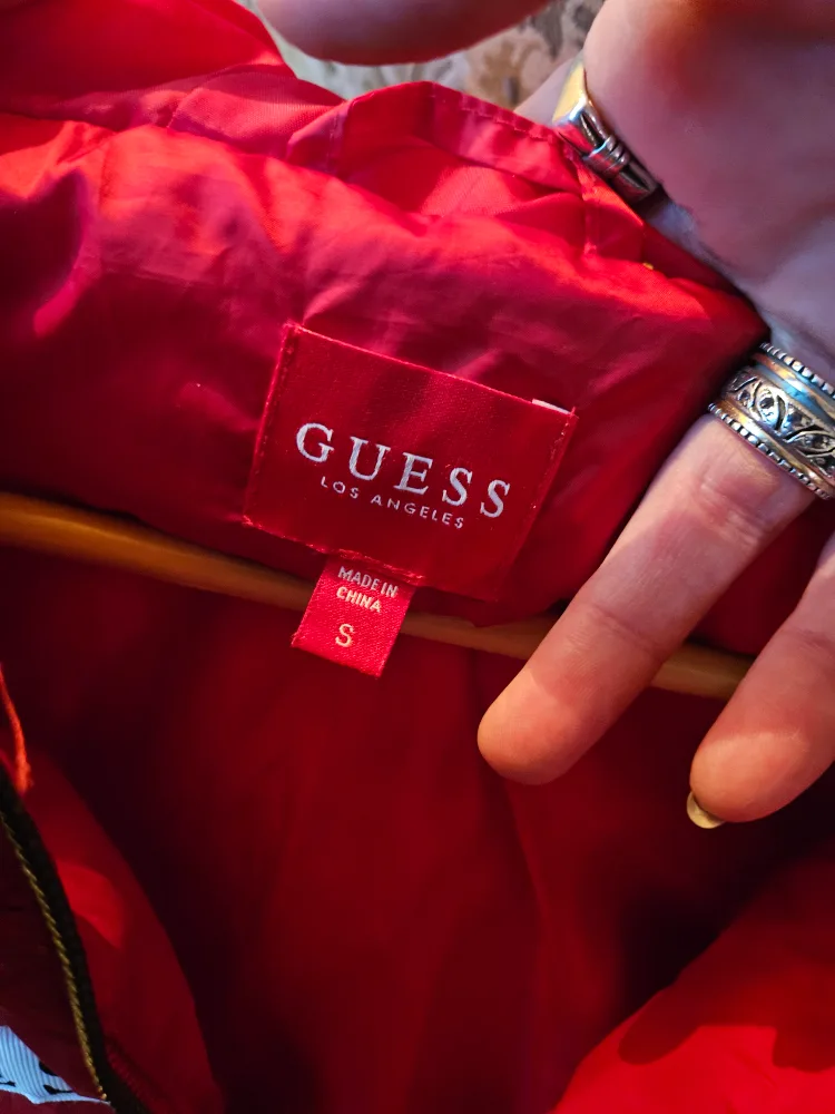 Red Guess Puffer Jacket Size Small image indicator(5)
