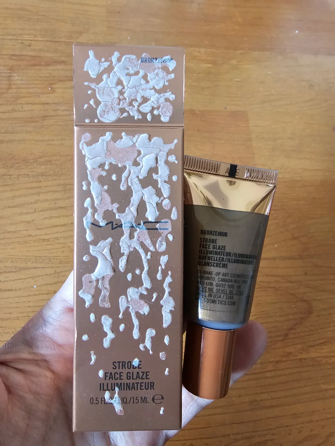 MAC Strobe Face Glaze Illuminator Bronzelight thumbnail