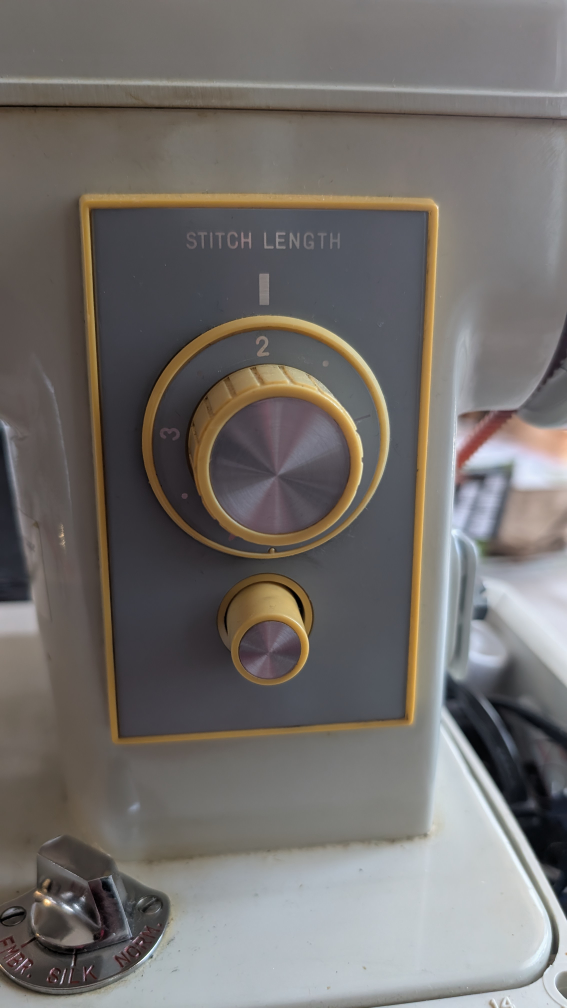 Vintage Baycrest Sewing Machine - photo 2